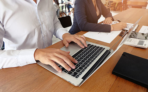 如何申請二類醫(yī)療器械經(jīng)營許可證？