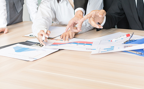 分配懂財(cái)務(wù)知識(shí)的職工與代理記賬公司對接工作